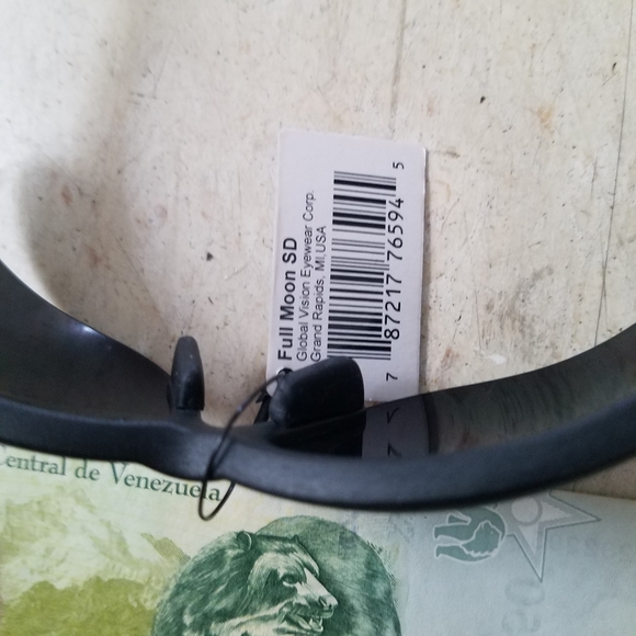 Full moon Safety Glasses Sunglasses plus 50 Venezuela bolivar note currency note - Picture 3 of 5
